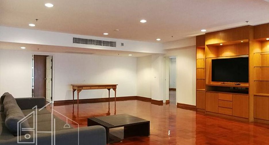 For rent 6 bedrooms apartment in Watthana, Bangkok