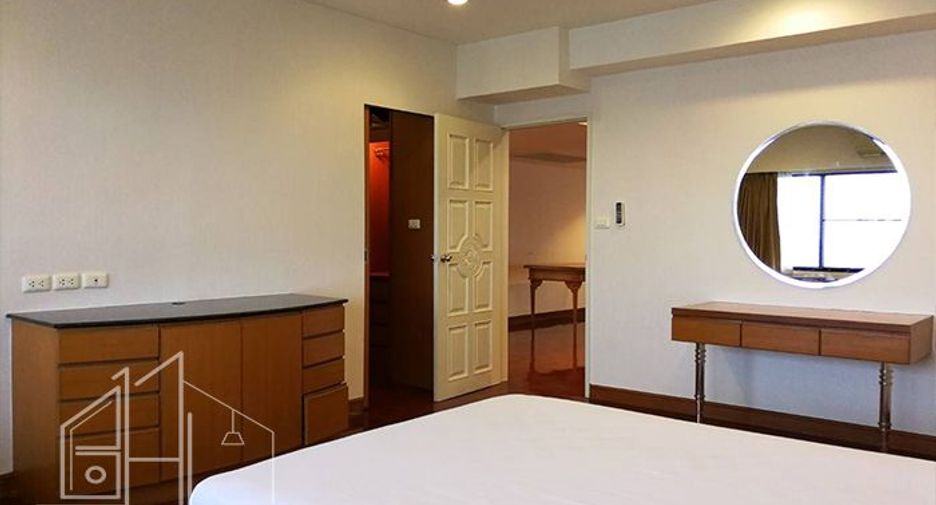 For rent 6 bedrooms apartment in Watthana, Bangkok