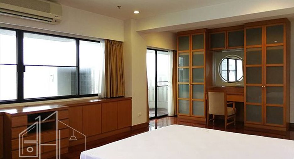 For rent 6 bedrooms apartment in Watthana, Bangkok
