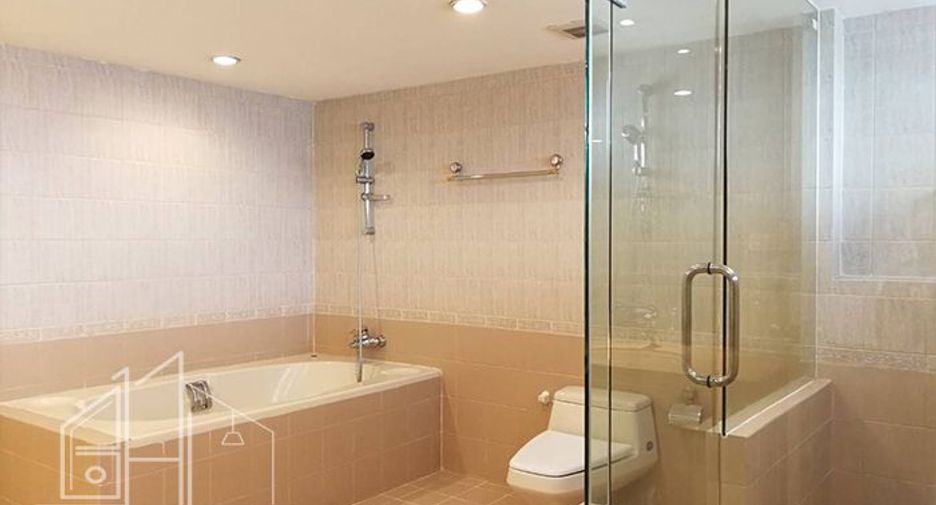 For rent 6 bedrooms apartment in Watthana, Bangkok