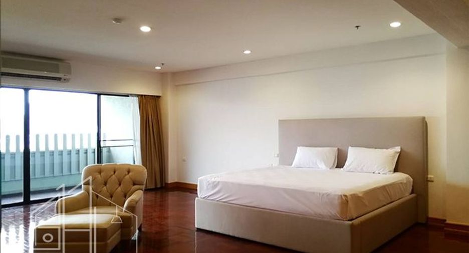For rent 6 bedrooms apartment in Watthana, Bangkok