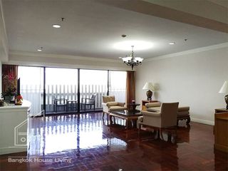 For rent 4 bedrooms condo in Watthana, Bangkok