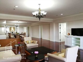 For rent 4 bedrooms condo in Watthana, Bangkok