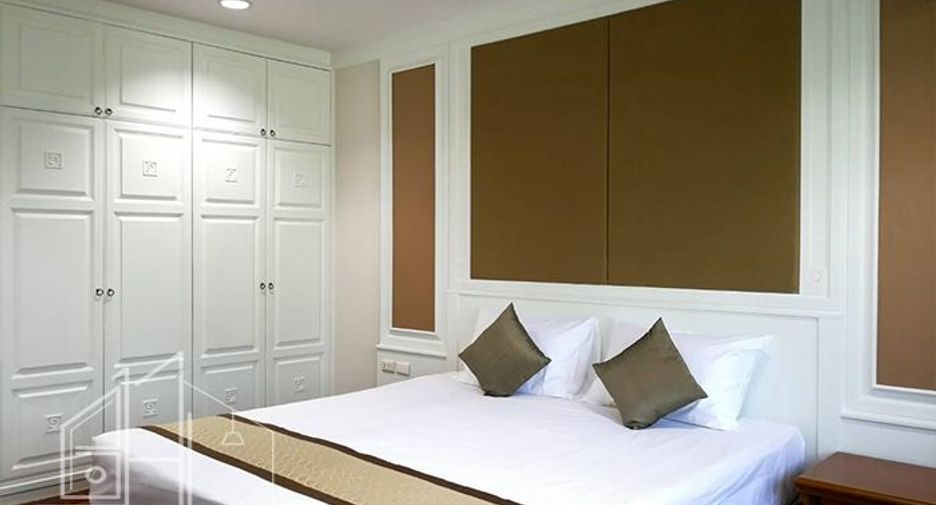 For rent 4 bedrooms condo in Watthana, Bangkok