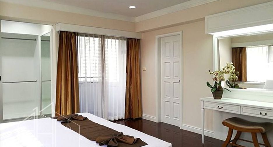 For rent 4 bedrooms condo in Watthana, Bangkok