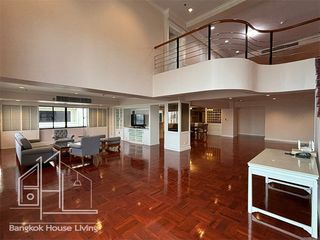 For rent 4 bedrooms condo in Watthana, Bangkok