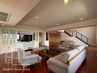 For rent 4 bedrooms condo in Watthana, Bangkok