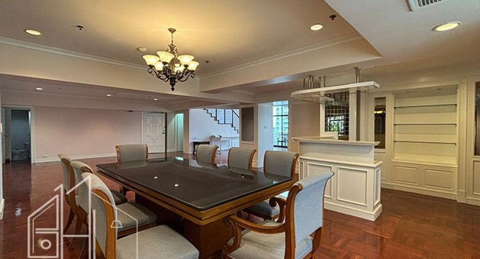 For rent 4 bedrooms condo in Watthana, Bangkok