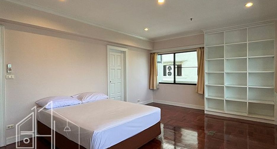 For rent 4 bedrooms condo in Watthana, Bangkok