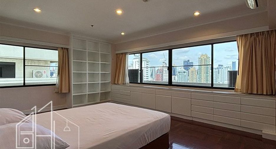 For rent 4 bedrooms condo in Watthana, Bangkok