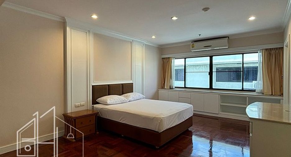 For rent 4 bedrooms condo in Watthana, Bangkok