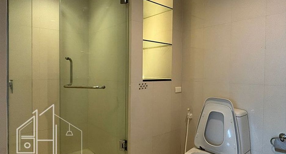 For rent 4 bedrooms condo in Watthana, Bangkok