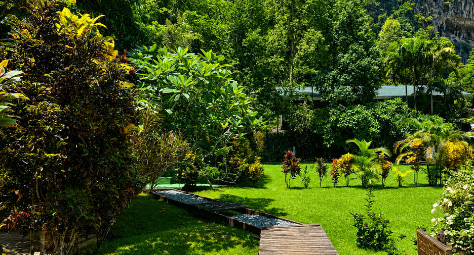 For rent 4 bedrooms villa in Mueang Krabi, Krabi