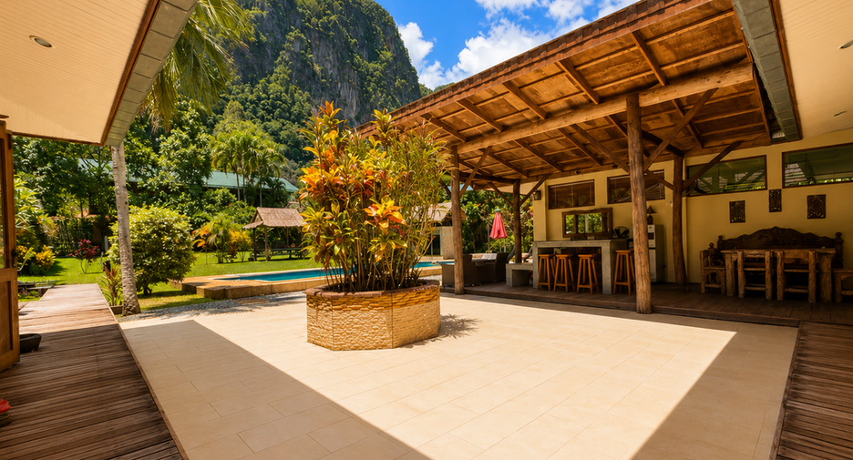 For rent 4 bedrooms villa in Mueang Krabi, Krabi