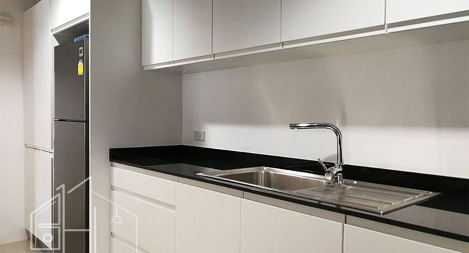 For rent 2 bedrooms apartment in Watthana, Bangkok