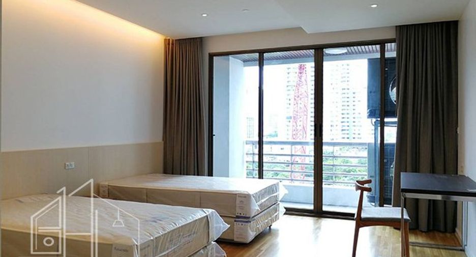 For rent 2 bedrooms apartment in Watthana, Bangkok
