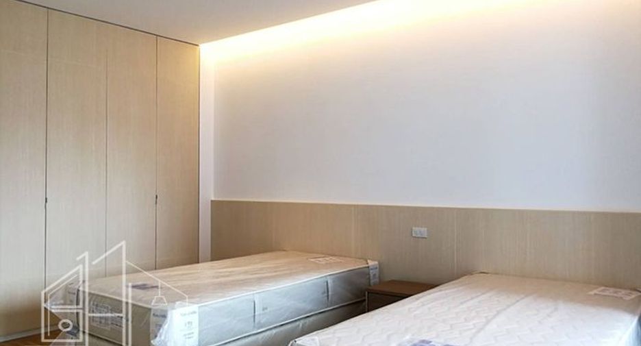 For rent 2 bedrooms apartment in Watthana, Bangkok