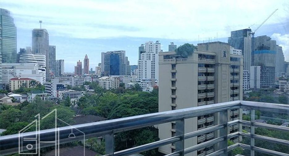 For rent 2 bedrooms apartment in Watthana, Bangkok