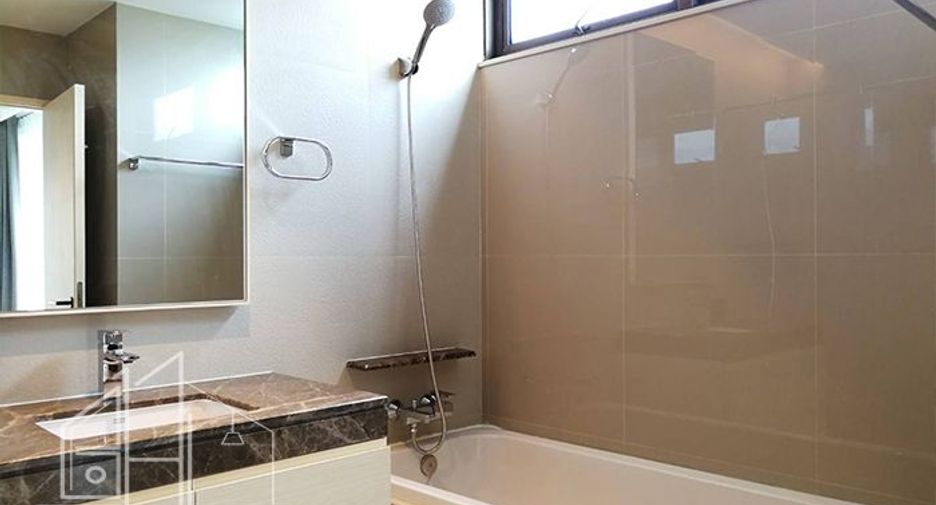 For rent 2 bedrooms apartment in Watthana, Bangkok