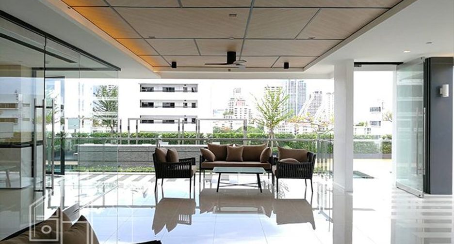 For rent 2 bedrooms apartment in Watthana, Bangkok