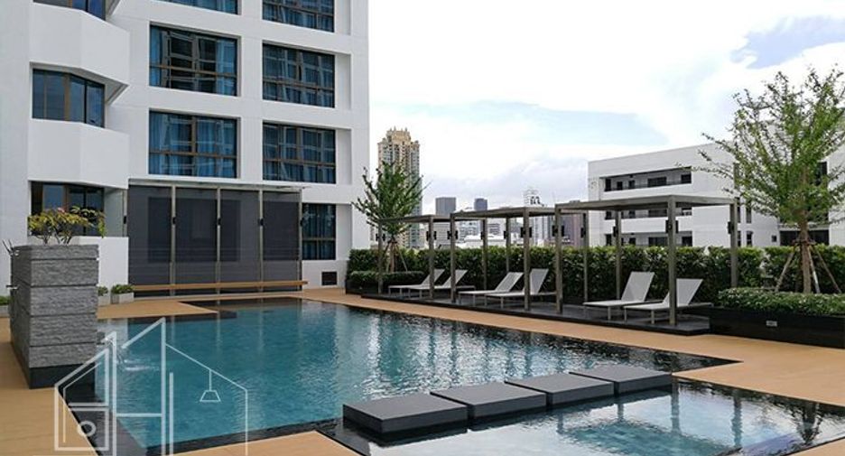 For rent 2 bedrooms apartment in Watthana, Bangkok