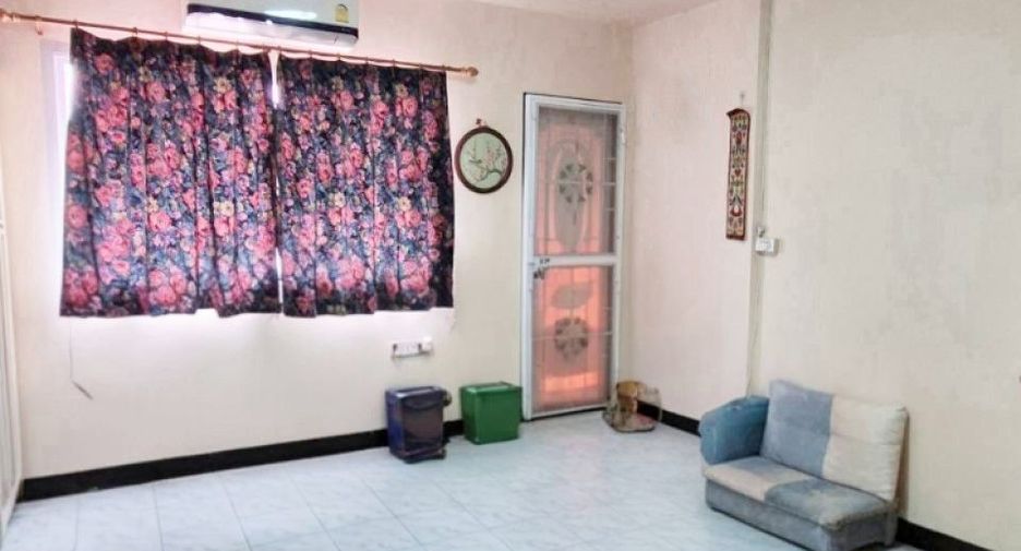 À vendre 2 chambres maison de ville à Mueang Samut Prakan, Samut Prakan
