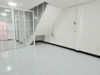 出售 2 卧室 联排别墅 在 Mueang Samut Prakan, Samut Prakan