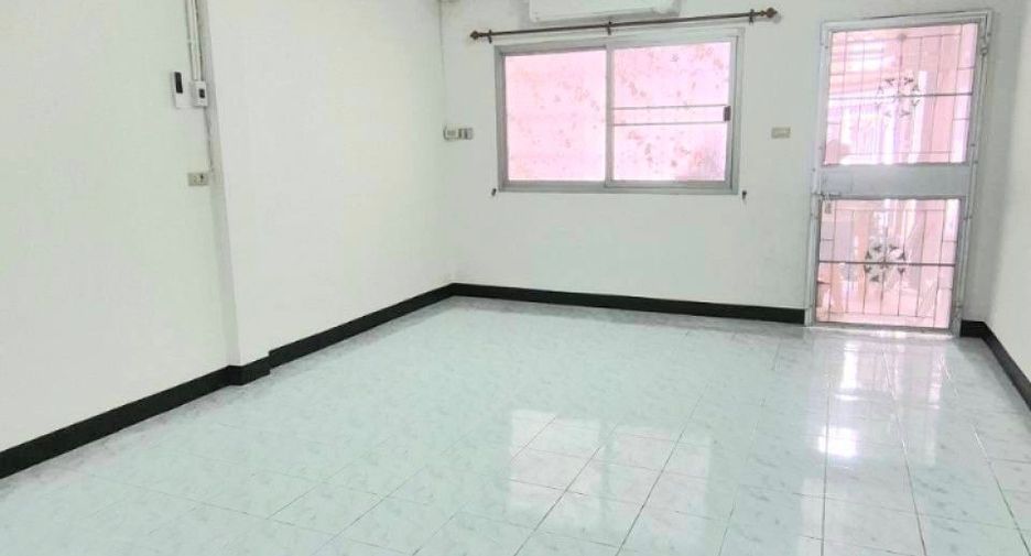 出售 2 卧室 联排别墅 在 Mueang Samut Prakan, Samut Prakan
