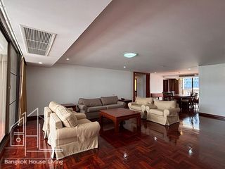 For rent 3 bedrooms condo in Khlong Toei, Bangkok