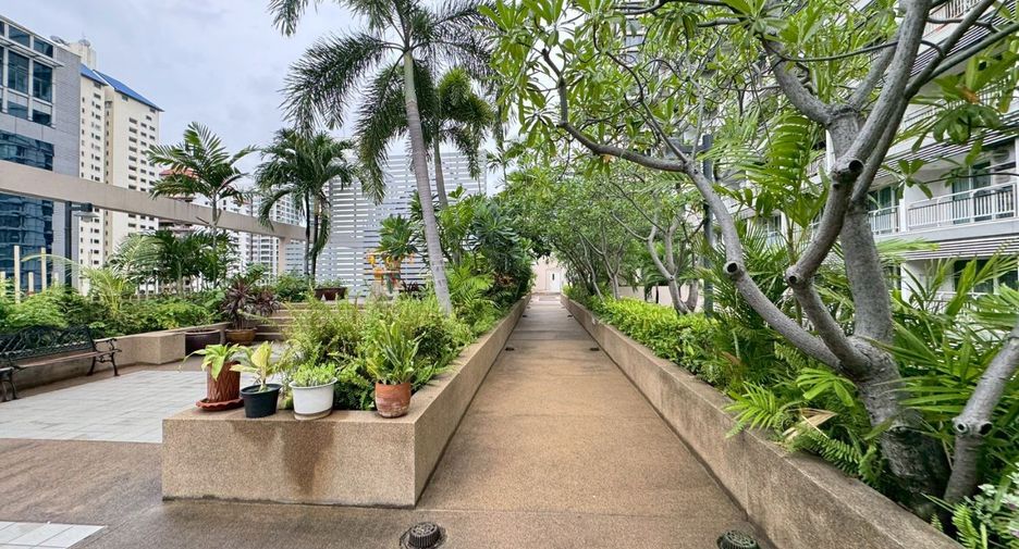 For rent and for sale 2 bedrooms condo in Watthana, Bangkok