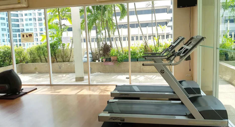 For rent and for sale 2 bedrooms condo in Watthana, Bangkok