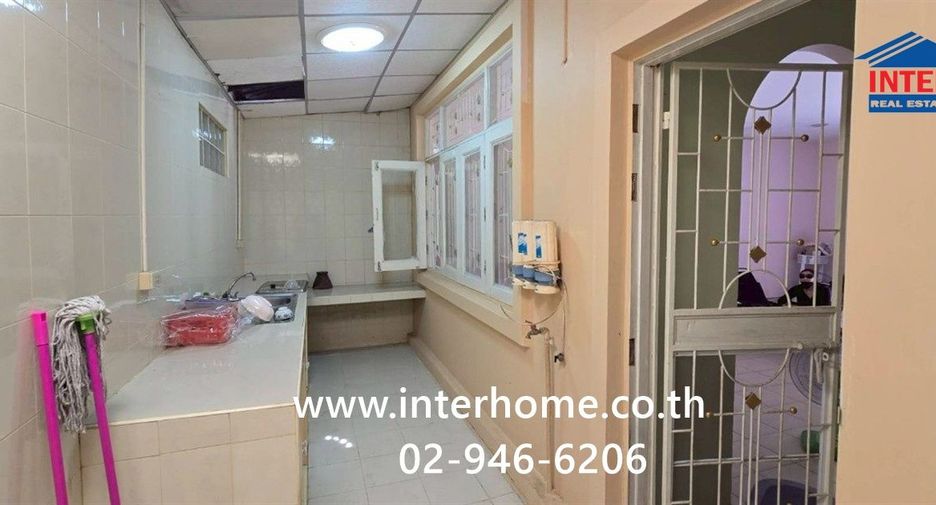 出售 3 卧室 联排别墅 在 Lam Luk Ka, Pathum Thani