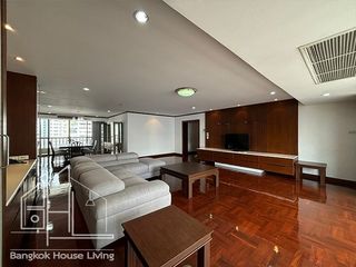 For rent 3 bedrooms apartment in Khlong Toei, Bangkok