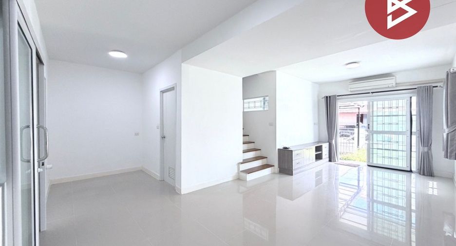 Casa adosada en venta de 3 habitaciones en Bang Kruai, Nonthaburi