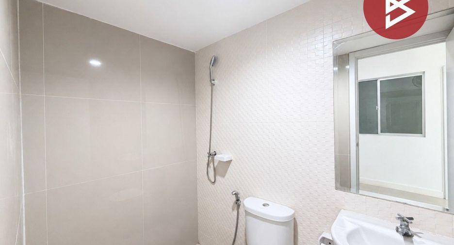 Casa adosada en venta de 3 habitaciones en Bang Kruai, Nonthaburi