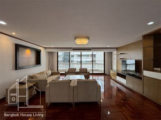For rent 3 bedrooms condo in Khlong Toei, Bangkok