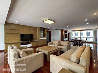 For rent 3 bedrooms condo in Khlong Toei, Bangkok