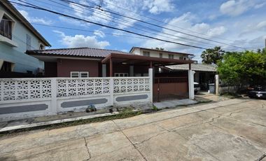 For rent 3 bedrooms house in Don Mueang, Bangkok