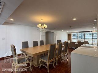 For rent 3 bedrooms apartment in Khlong Toei, Bangkok