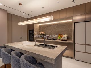 Villa en venta de 5 habitaciones en Bang Lamung, Chonburi