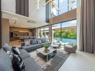 Villa en venta de 5 habitaciones en Bang Lamung, Chonburi