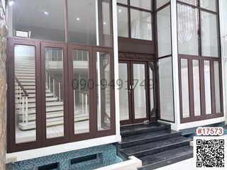 出租 4 卧室 联排别墅 在 Bang Rak, 曼谷