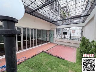出租 4 卧室 联排别墅 在 Bang Rak, 曼谷