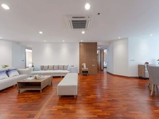 For rent 4 bedrooms apartment in Khlong Toei, Bangkok