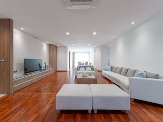For rent 4 bedrooms apartment in Khlong Toei, Bangkok
