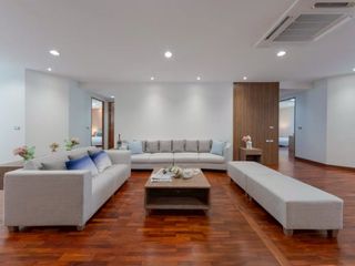For rent 4 bedrooms apartment in Khlong Toei, Bangkok