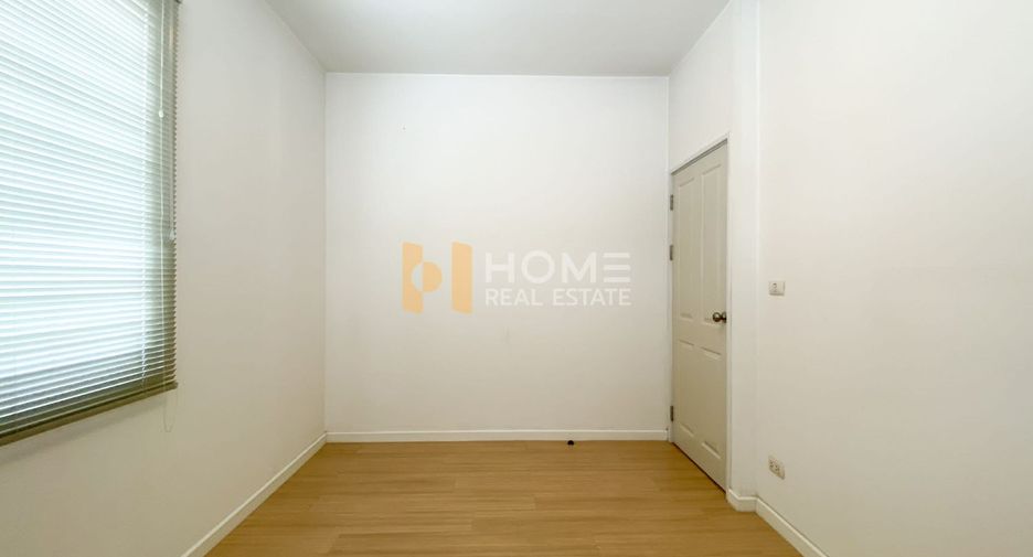 For sale 3 bedrooms townhouse in Bang Bon, Bangkok