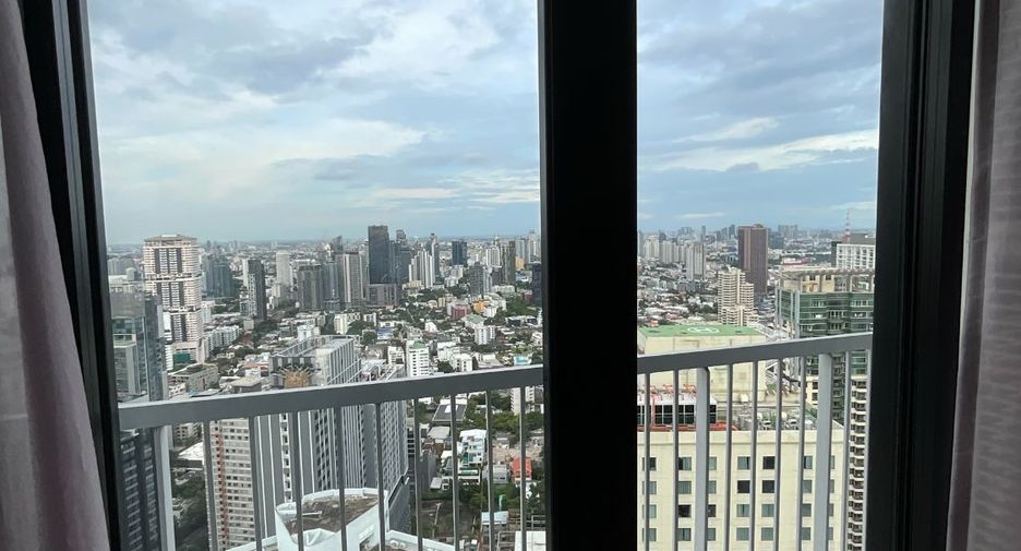 For rent 1 bed condo in Khlong Toei, Bangkok