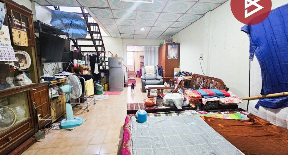 À vendre 3 chambres maison de ville à Mueang Samut Prakan, Samut Prakan