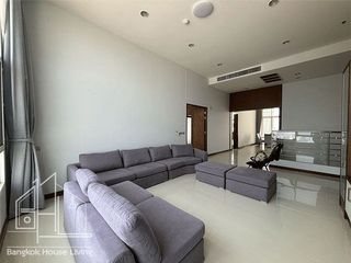 For rent 5 bedrooms apartment in Khlong Toei, Bangkok